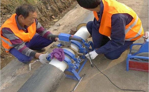 PE-RTⅡ型溫泉輸送管現(xiàn)場(chǎng)施工圖